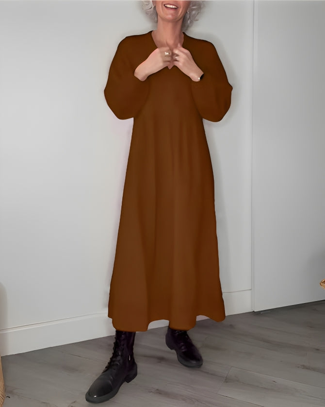 Amanda - La robe longue amincissante avec décolleté en V