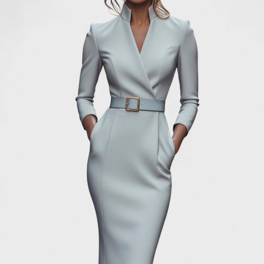 Irielle - Robe Noire Élégante avec Ceinture et Col Mao