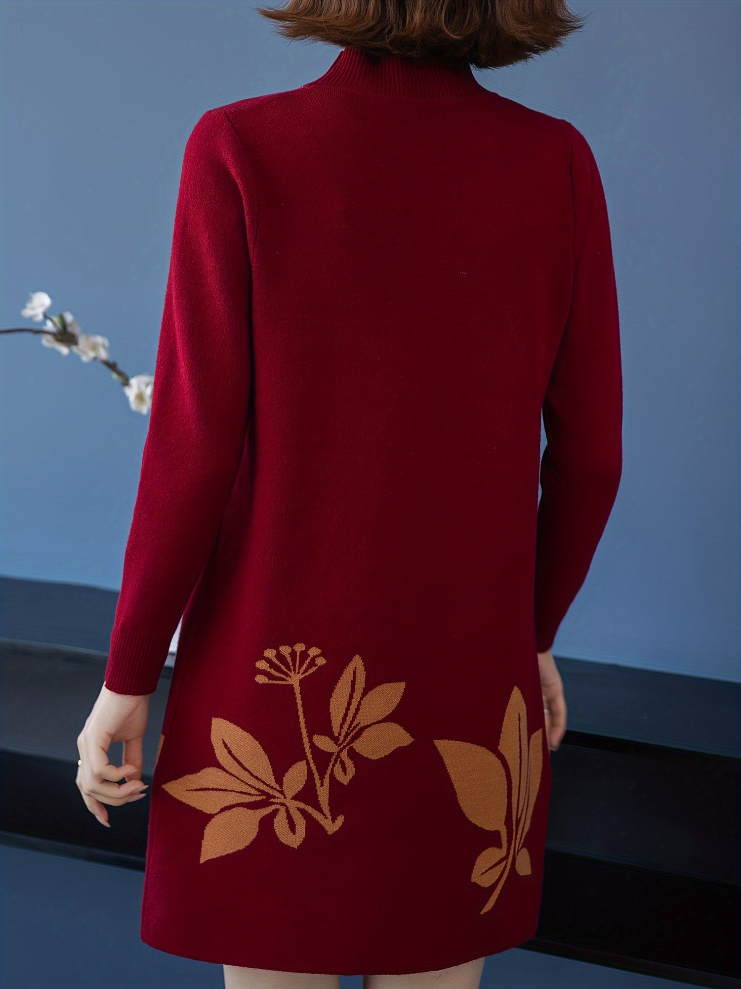 Lourdes - Robe pull fleurie élégante à col rond