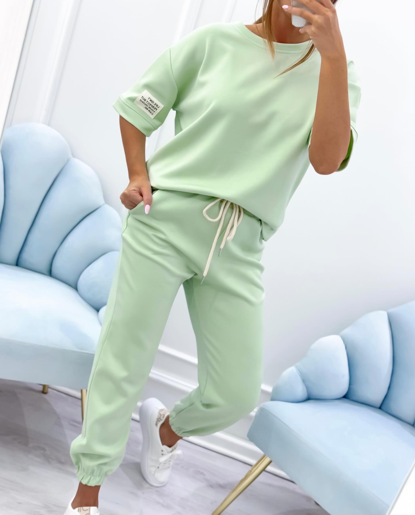 Lola - Ensemble décontracté pour femme avec top uni et pantalon