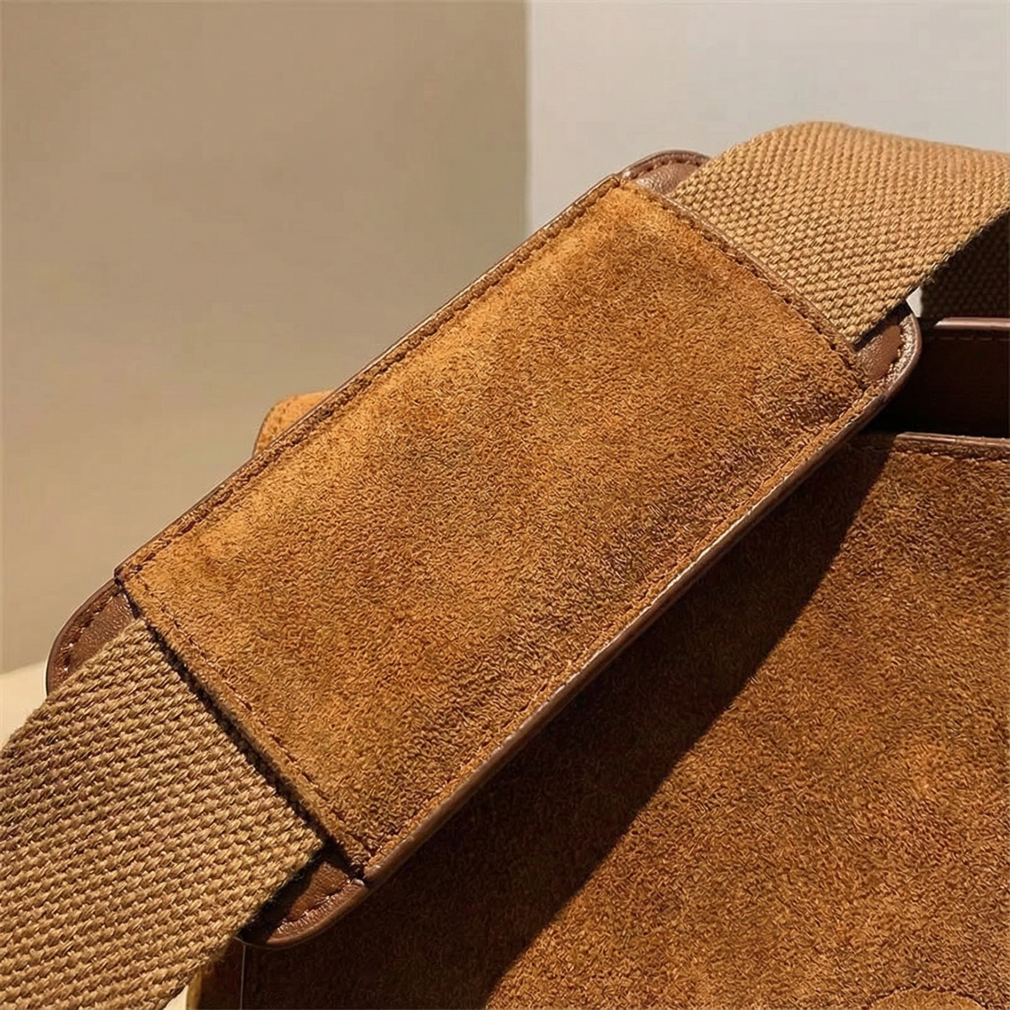 Kalinae - Sac Bandoulière Suédine Vintage