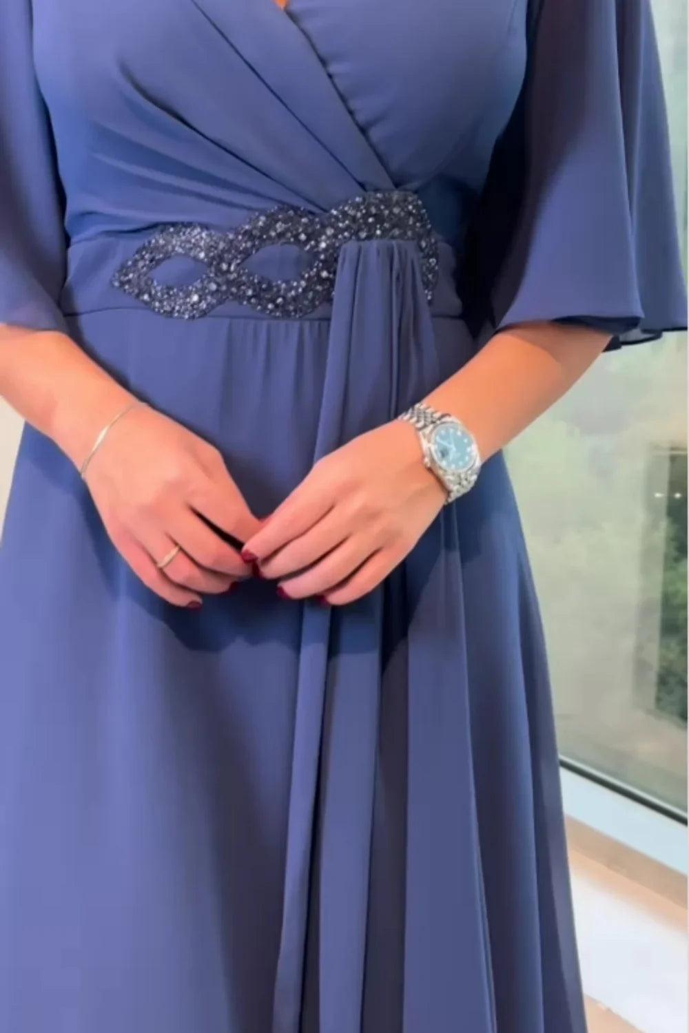 Lavyra - Robe Longue Fluide à Manches Papillon