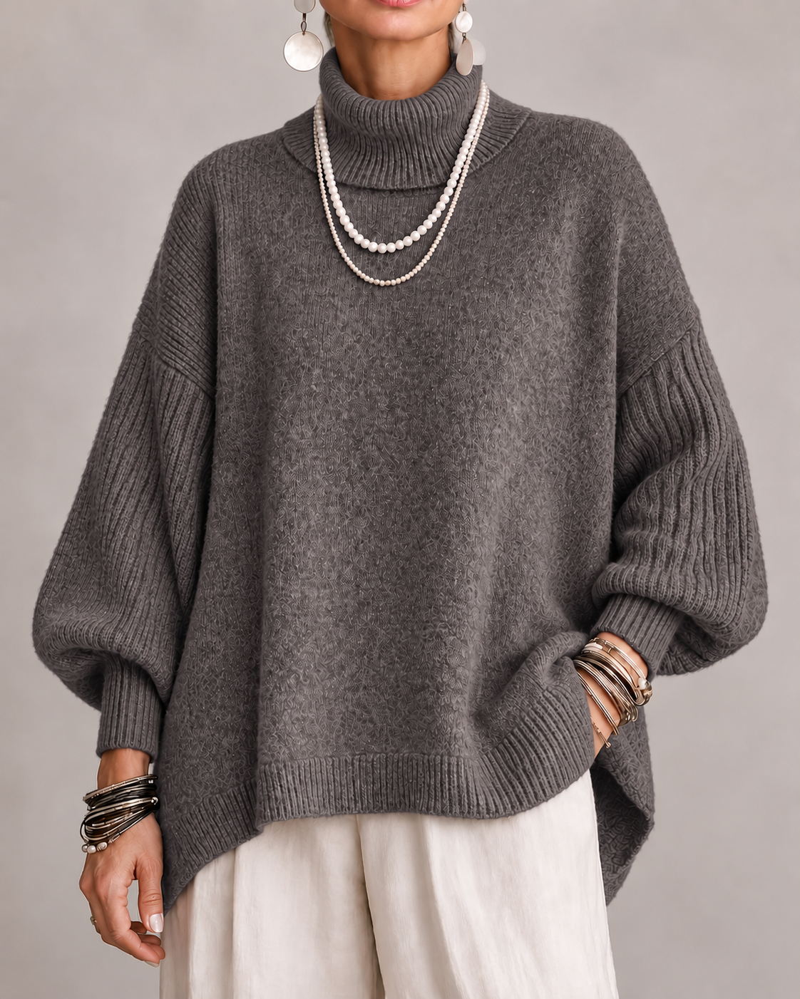 Olympe - Women's oversized turtleneck sweater with ribbed sleeves