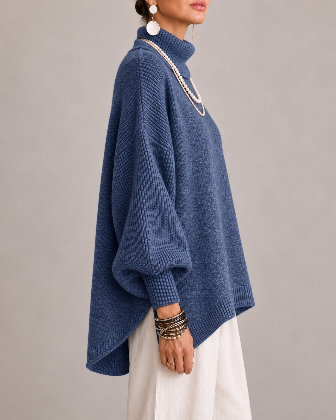 Olympe - Women's oversized turtleneck sweater with ribbed sleeves