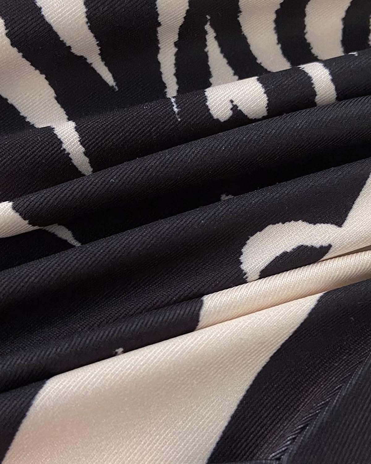 Jorelia - Robe Plissée Chic – Sophistication et Élégance Intemporelle