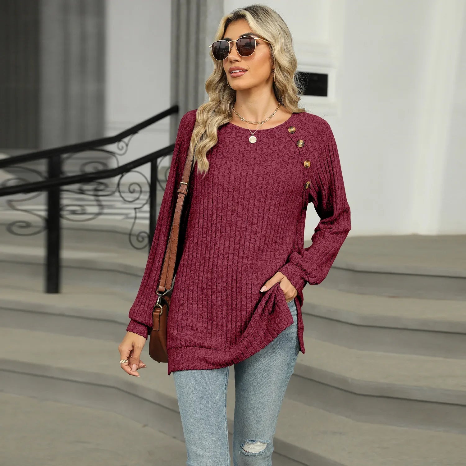 Aline - Pull élégant pour femme avec boutons décoratifs