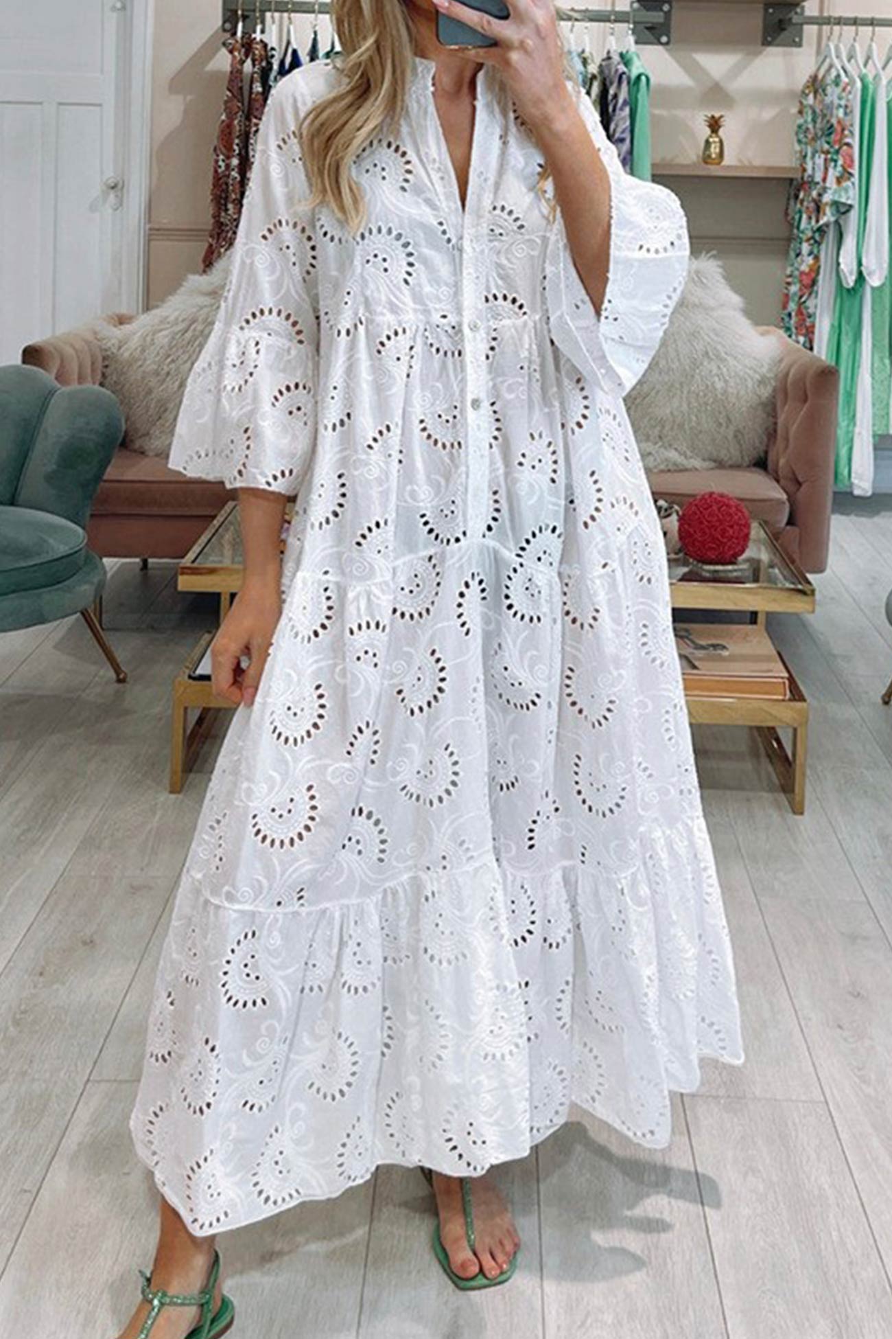 Noa - Cotton dress with embroidered sleeves and V-neck
