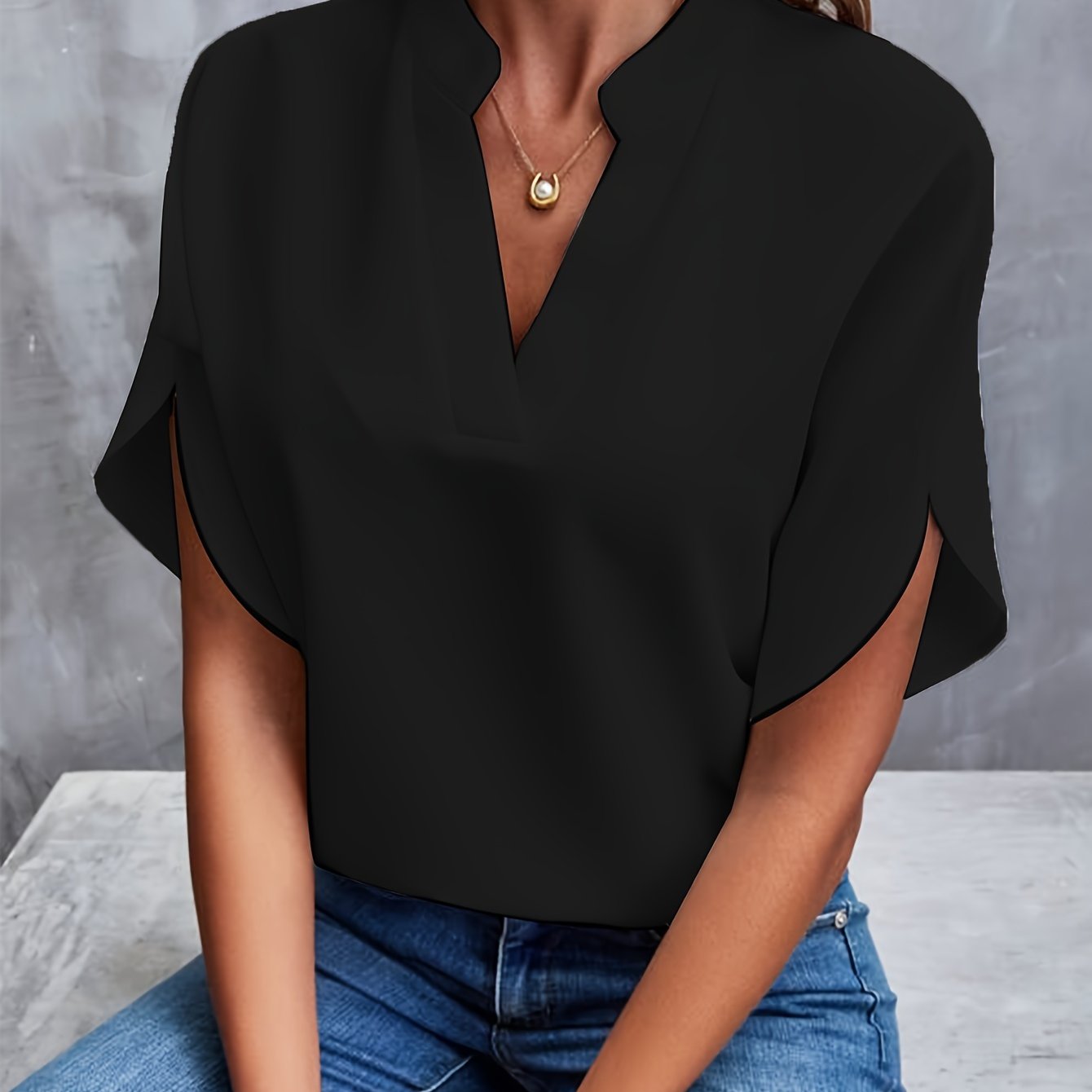Kiana - Blouse Unicolore avec Col en V