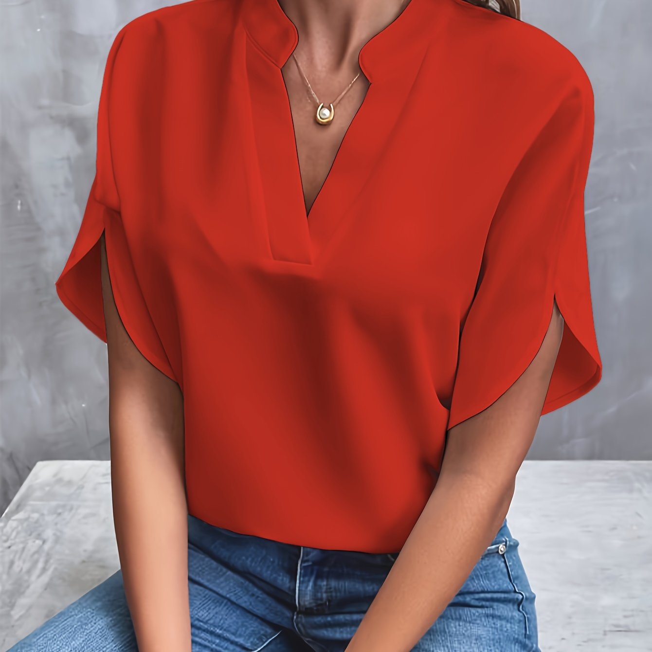 Kiana - Blouse Unicolore avec Col en V