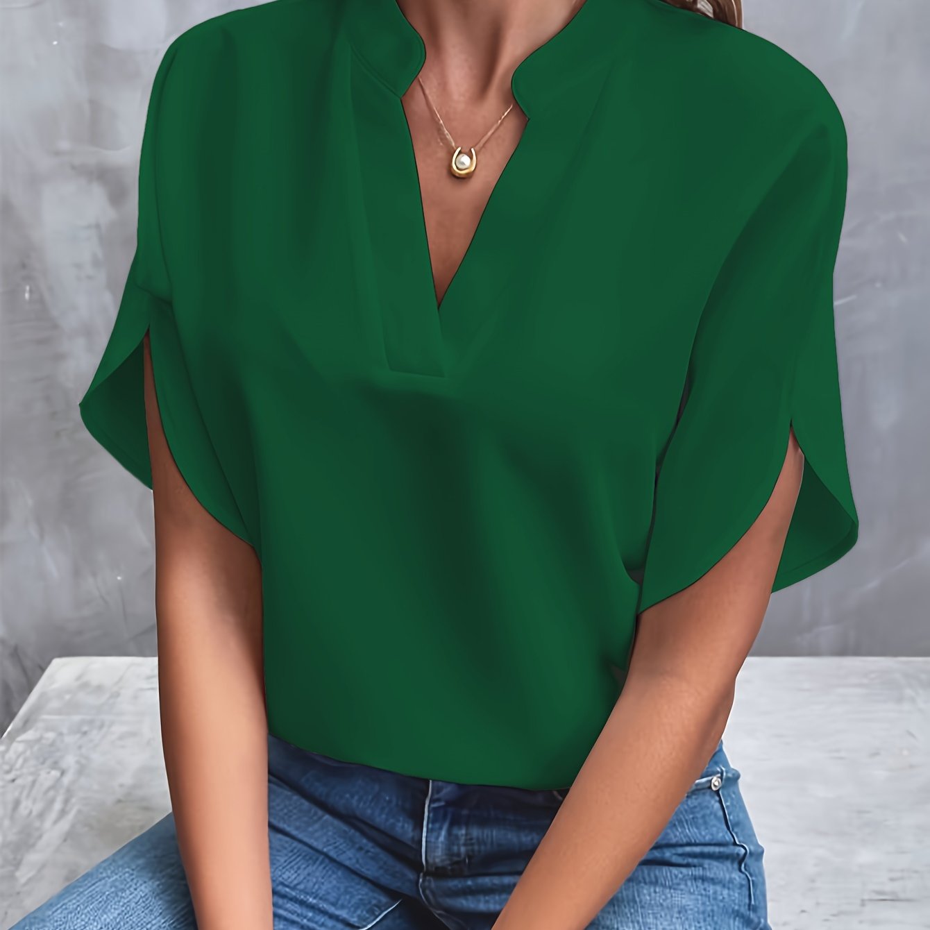 Kiana - Blouse Unicolore avec Col en V