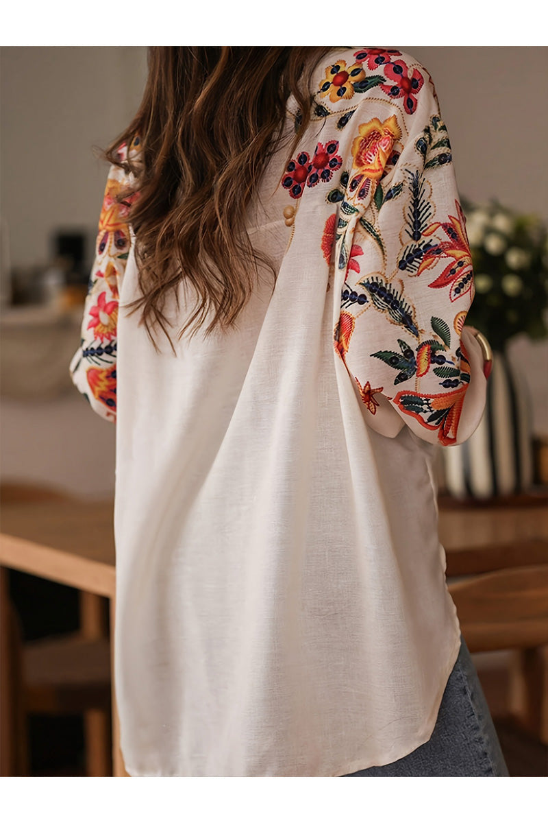 Fabienne - Chemise Fleurie Brodée – Un Soupçon de Méditerranée dans Chaque Détail