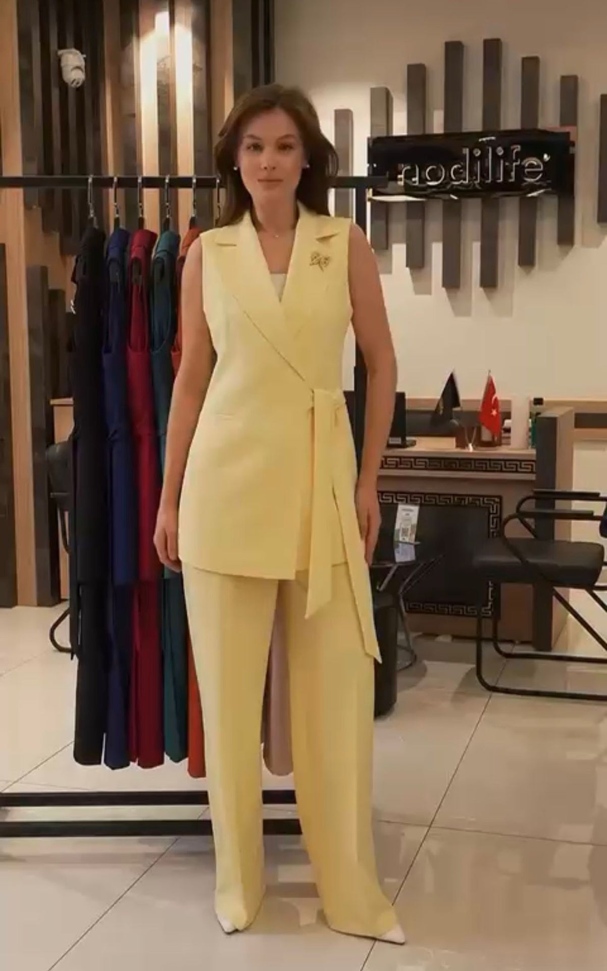 Fynellea - Ensemble Femme Élégant Sans Manches Pantalon Large Taille Ceinturée