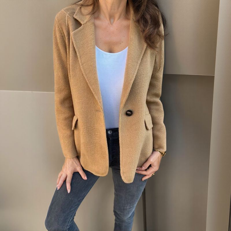 Leandra - Blazer doux à fermeture boutonnée