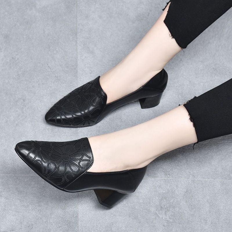 Doralyn - Escarpins en Cuir Véritable à Broderies Élégantes