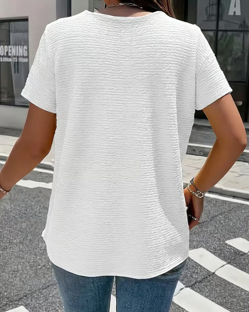 Syzelle - T-shirt femme col rond texturé manches courtes boutons décoratifs élégant