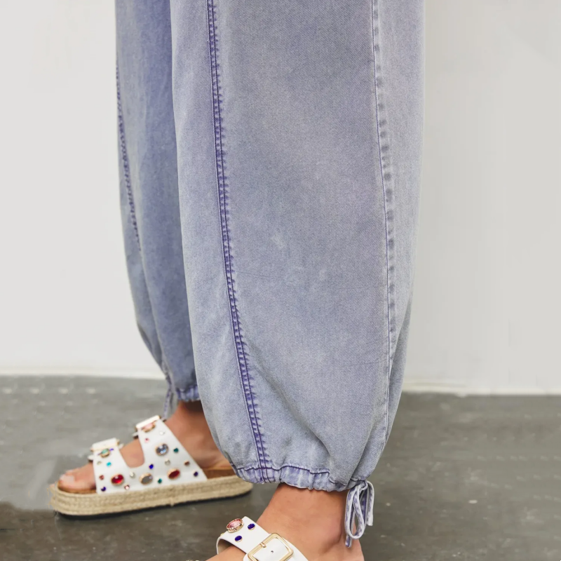 Anja - Salopette en denim à décolleté en V pour femmes