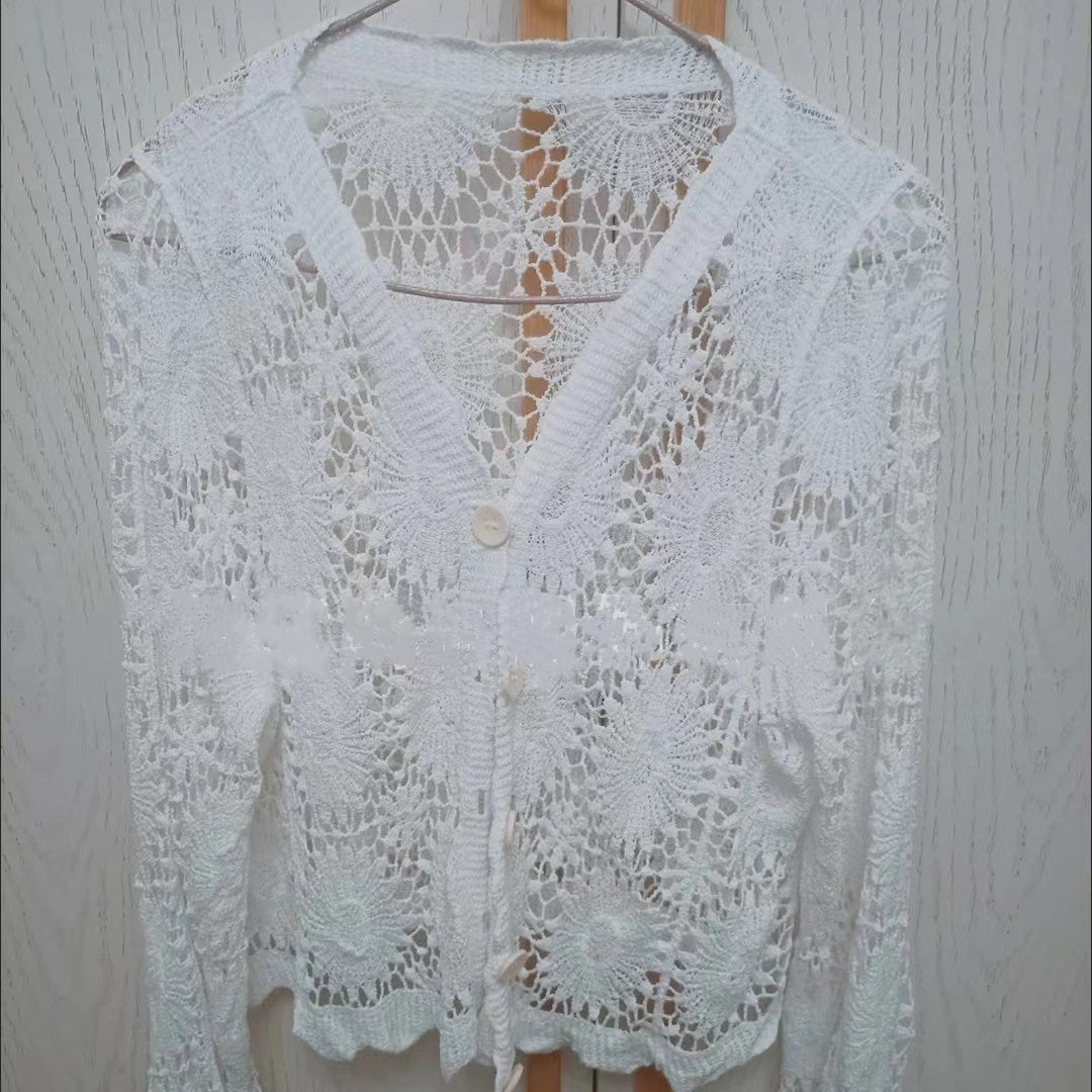 Zinnia - Haut en Dentelle à Col en V et Manches Longues pour Femme