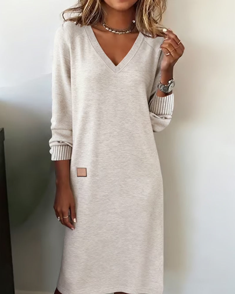 Evelisse - Robe Tricotée Midi À Décolleté En V Élégant