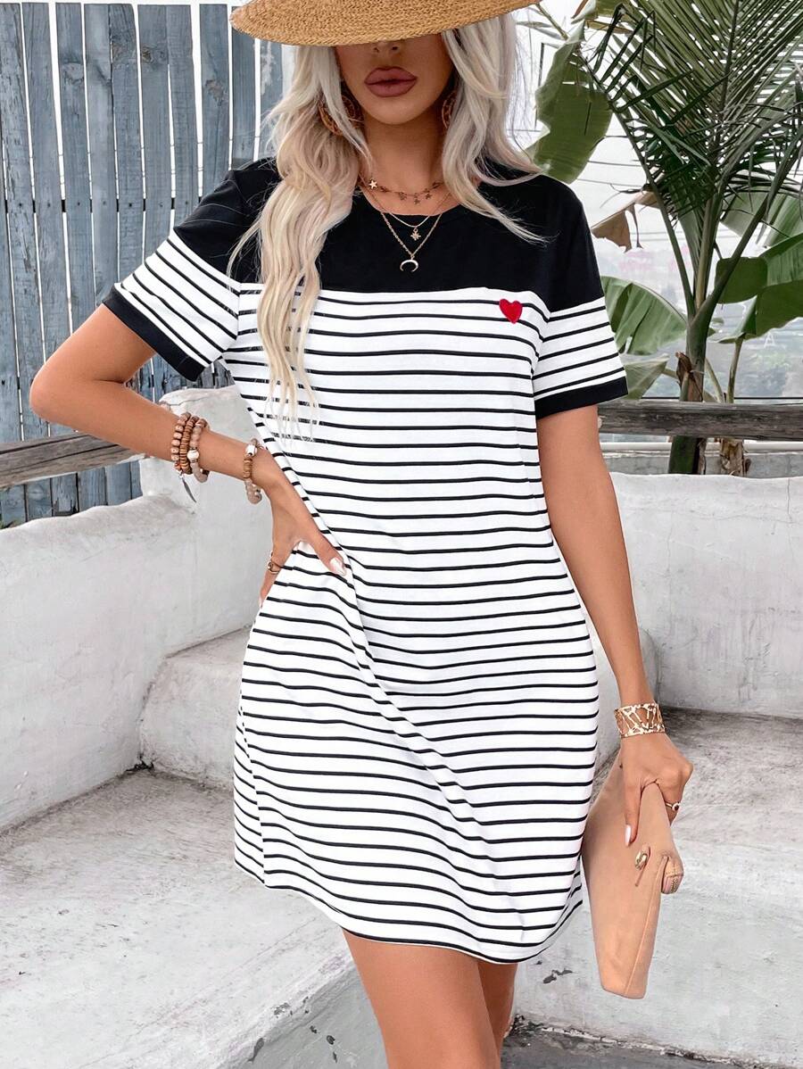 Leina - Robe Décontractée à Rayures et Imprimé Patchwork Cœur