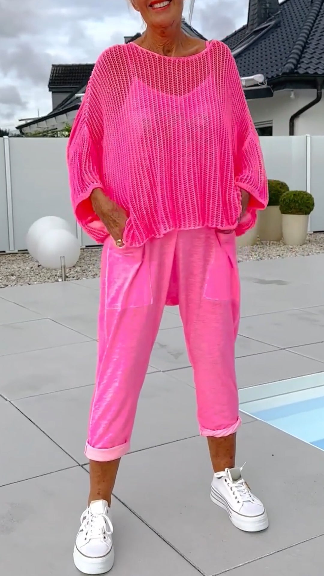 Seraphira - Combinaison décontractée avec imprimé monogramme et blouse ajourée