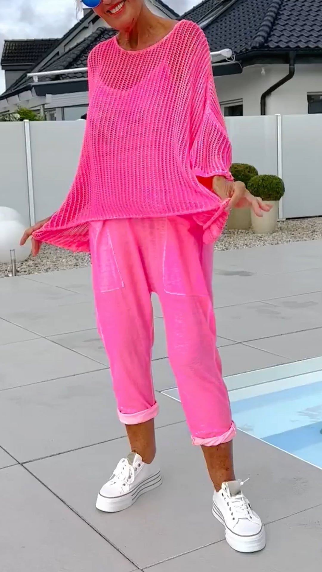 Seraphira - Combinaison décontractée avec imprimé monogramme et blouse ajourée