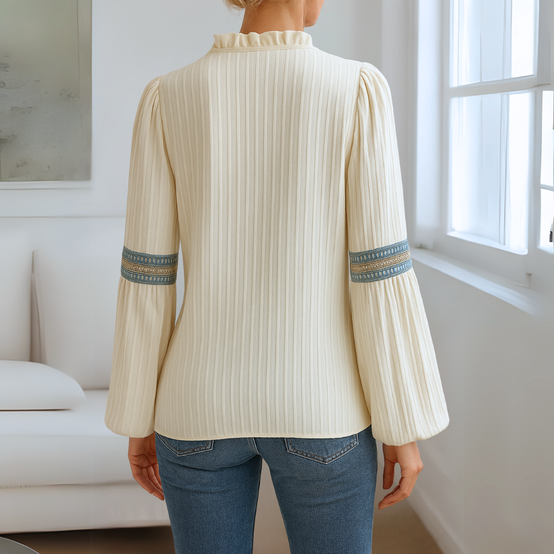 Mirabel - Blouse en dentelle avec décolleté en V