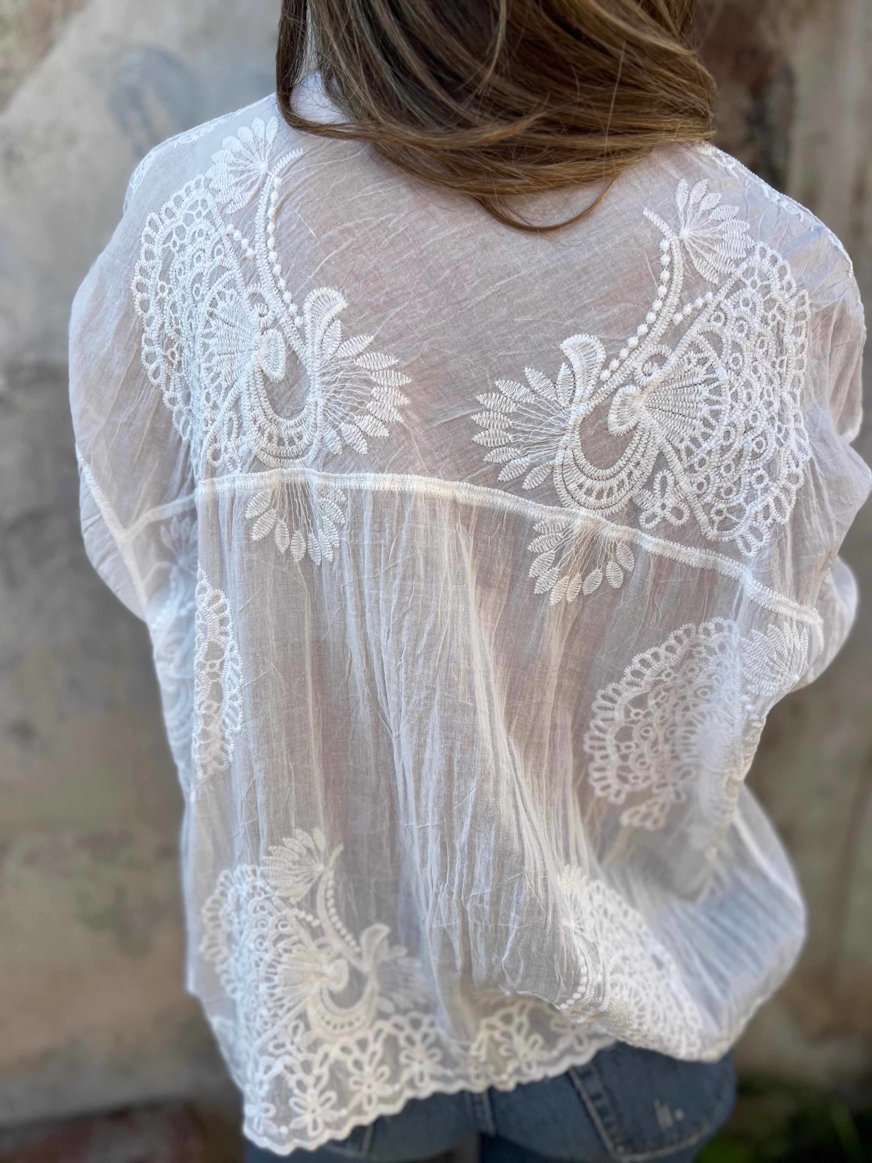 Audette - Blouse Élégante en Dentelle Brodée