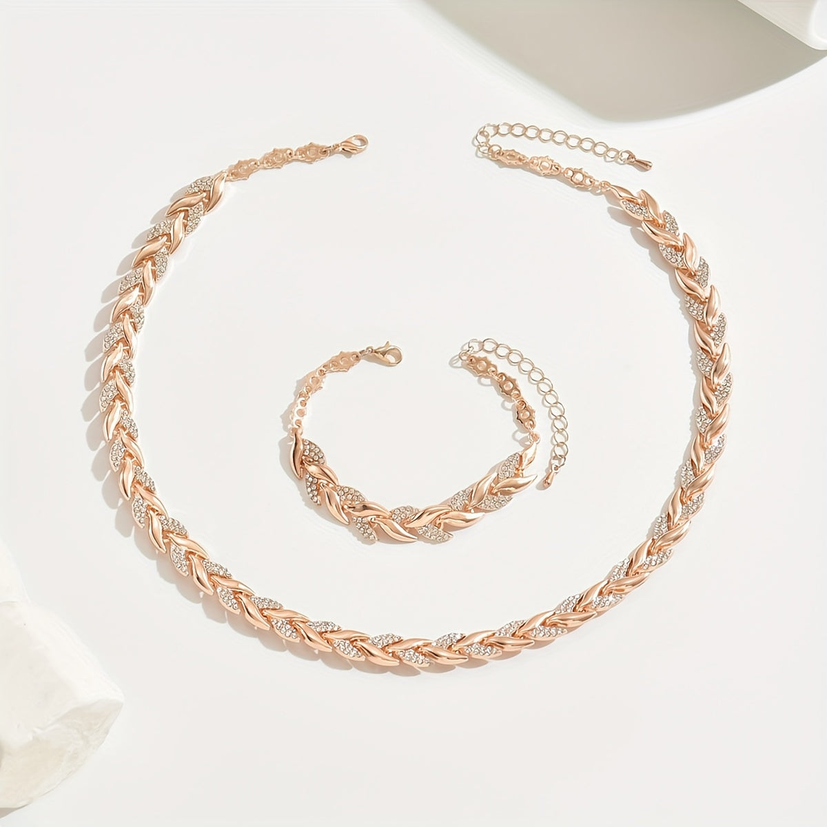 Avelynora - Pendentif Élégant en Forme de Queue Marine