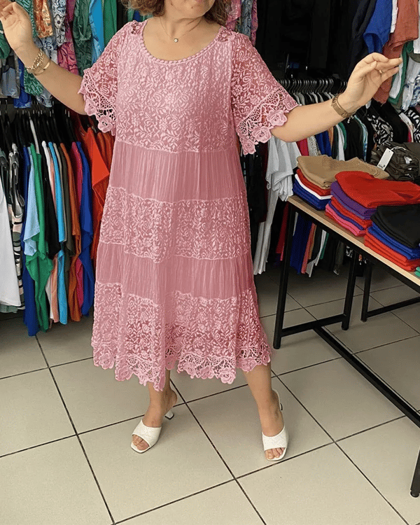 Gwenira - Robe Élégante Unie en Dentelle – Raffinement Subtil pour Toutes les Occasions