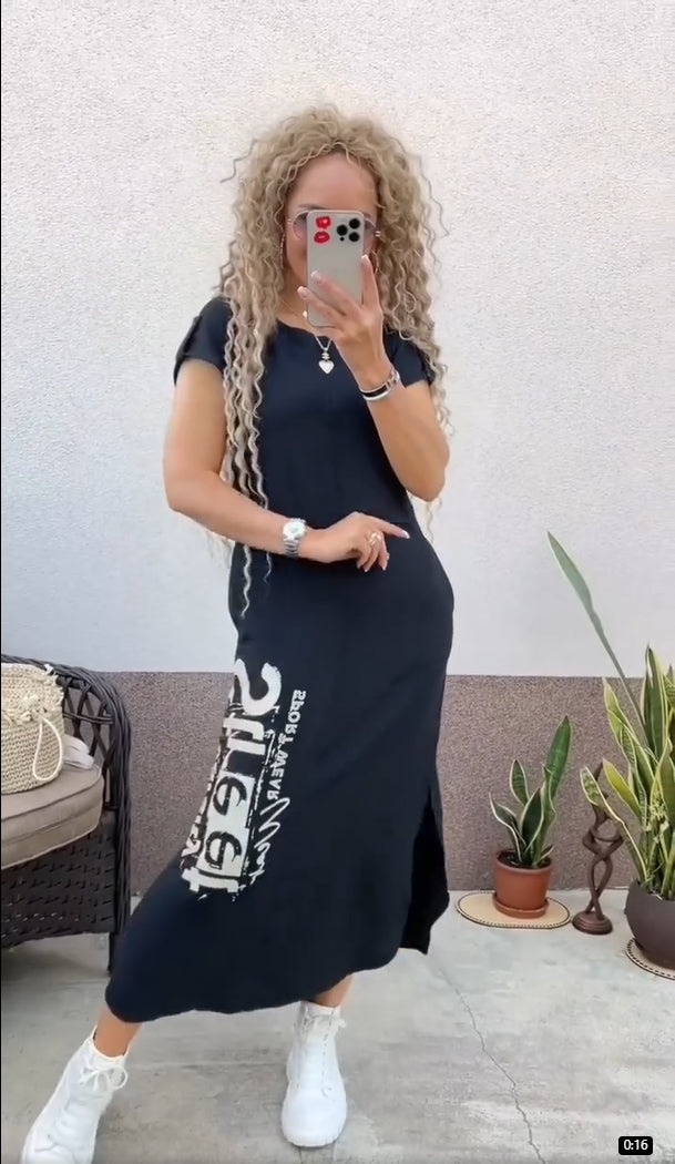 Delara - Robe à imprimé lettres avec col rond et fente au niveau des poches