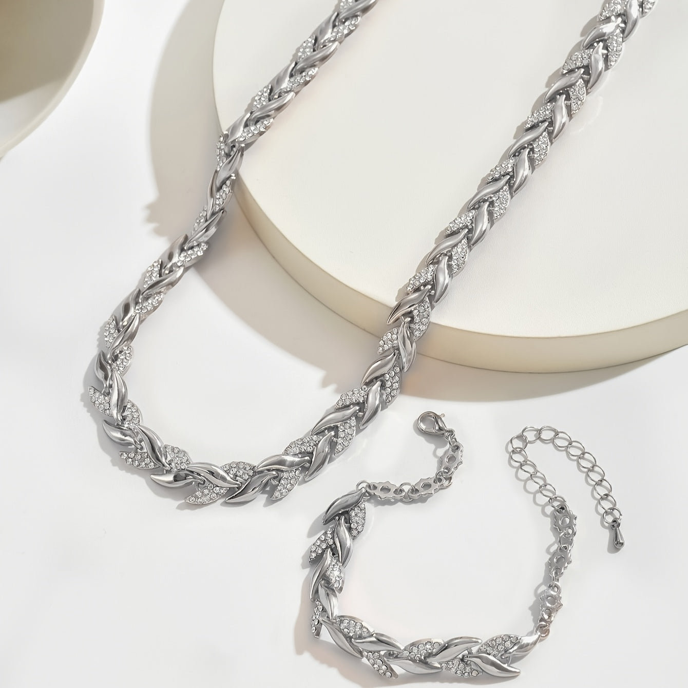 Avelynora - Pendentif Élégant en Forme de Queue Marine