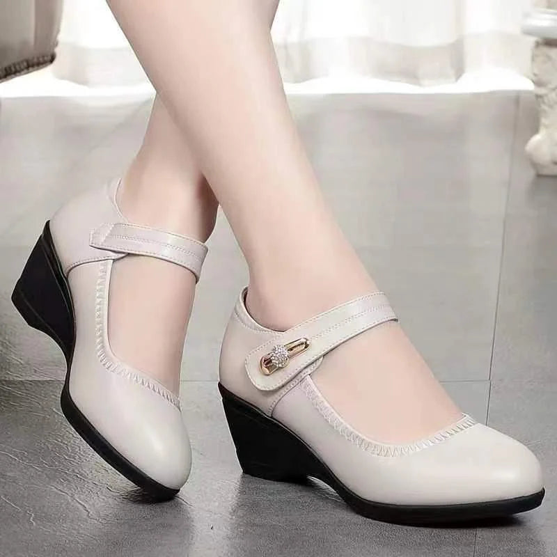 Avenyssa  –  Chaussures de Confort à Talon Moyen Élégantes