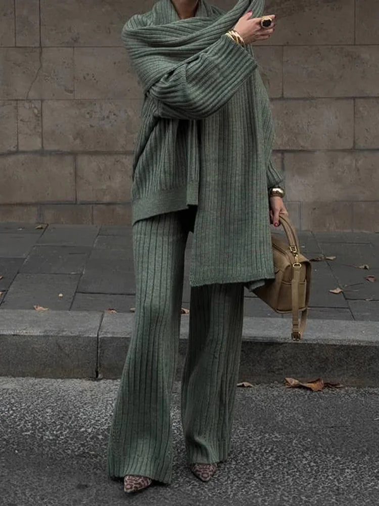 Jeannie - Set bordeaux avec pull et pantalon à jambes larges