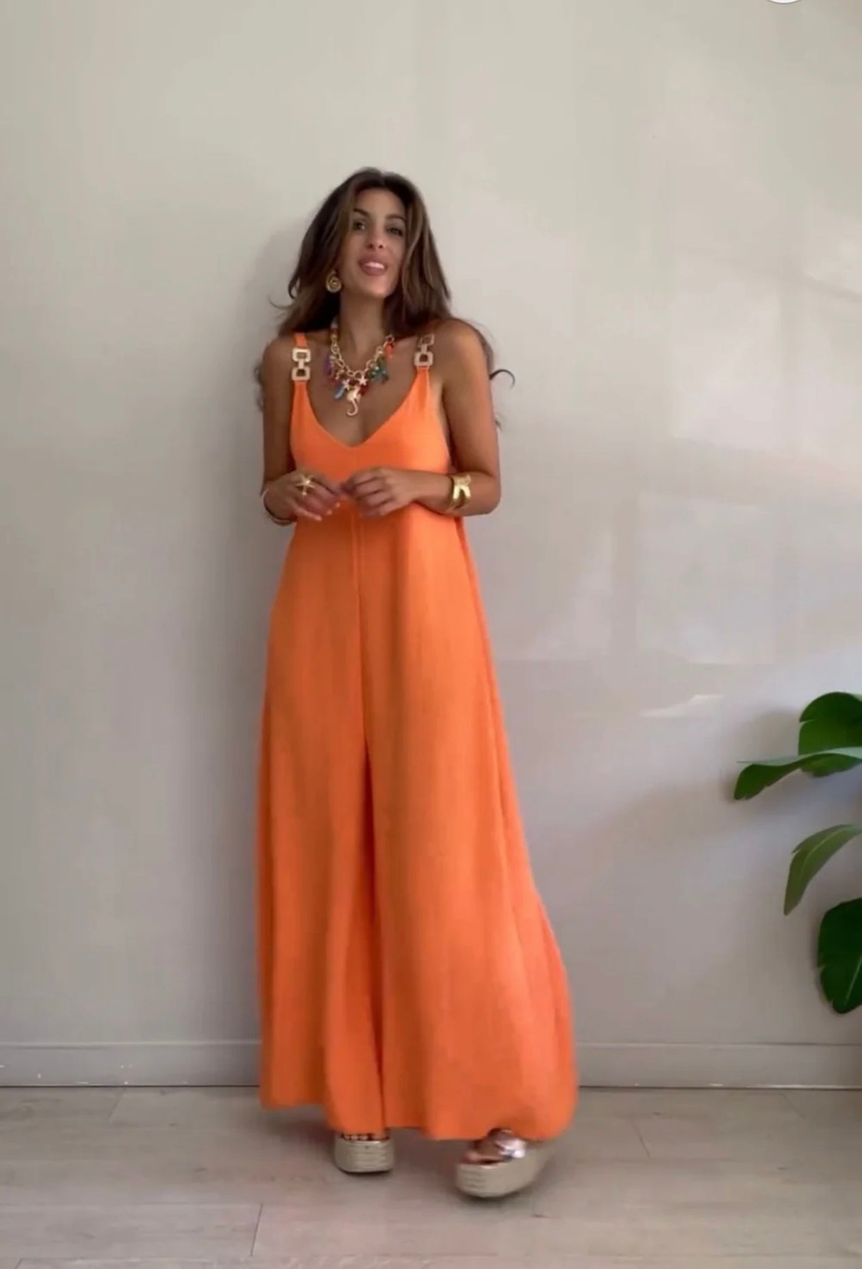 Iriana - Combinaison fluide avec boucles dorées