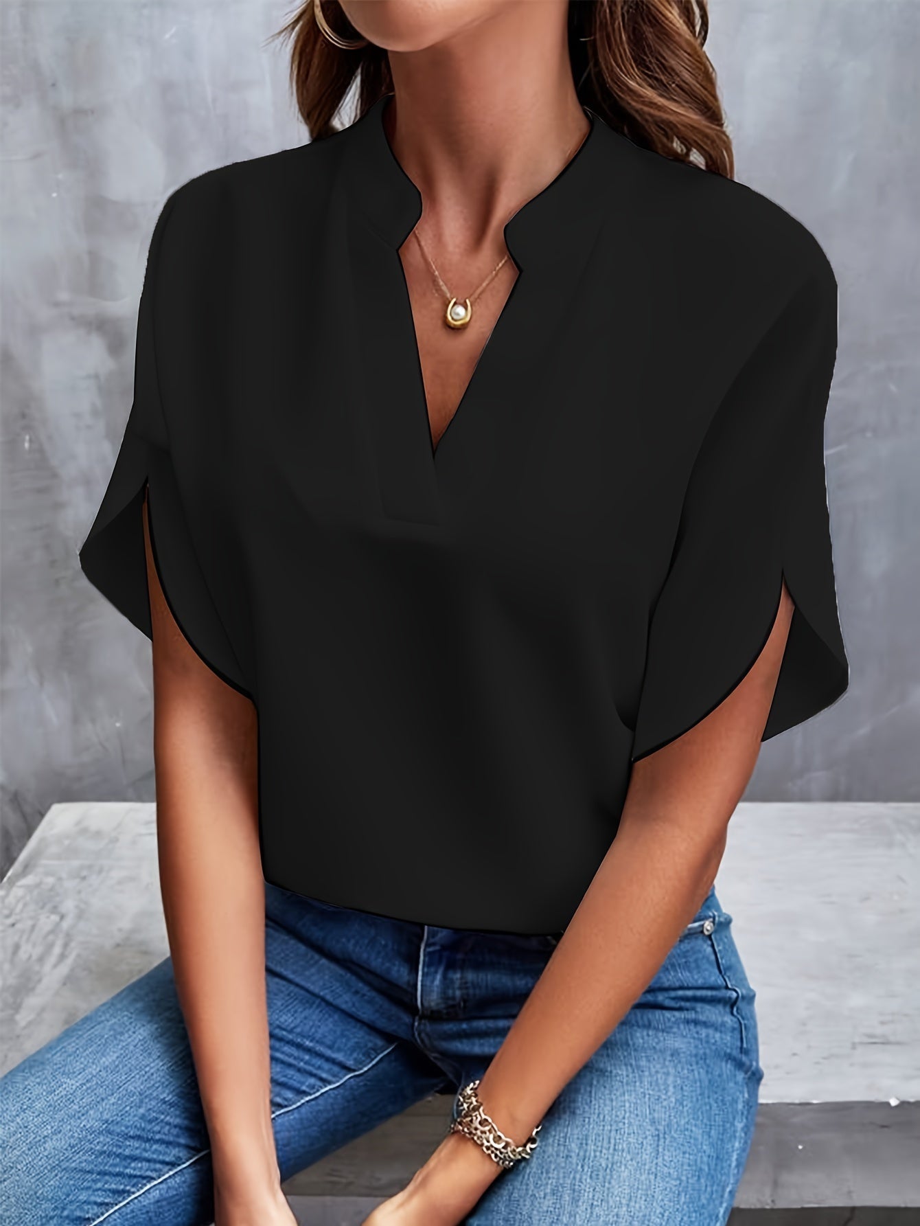 Kiana - Blouse Unicolore avec Col en V