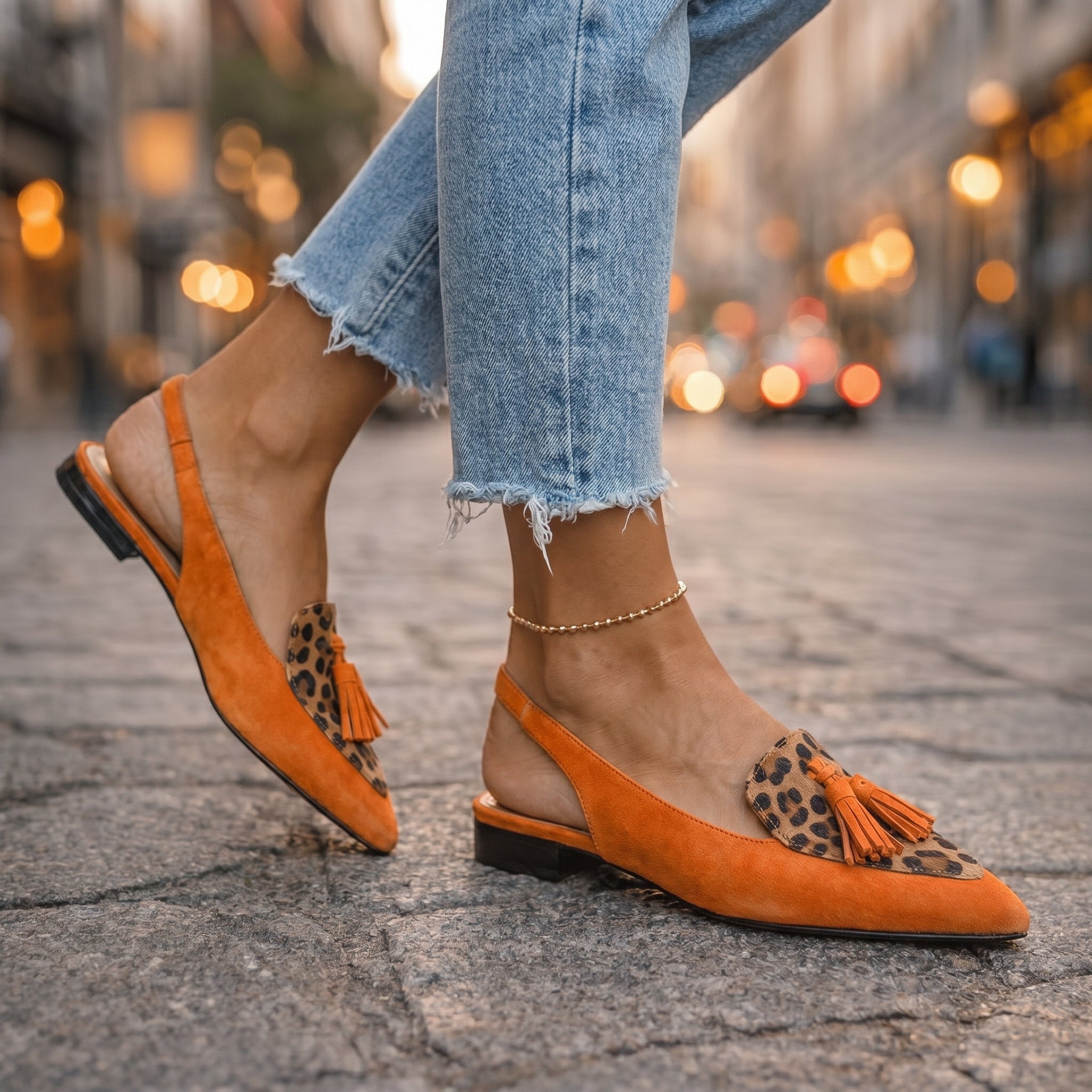 Nexoria - Mules femme bicolores élégantes à pompons tendance