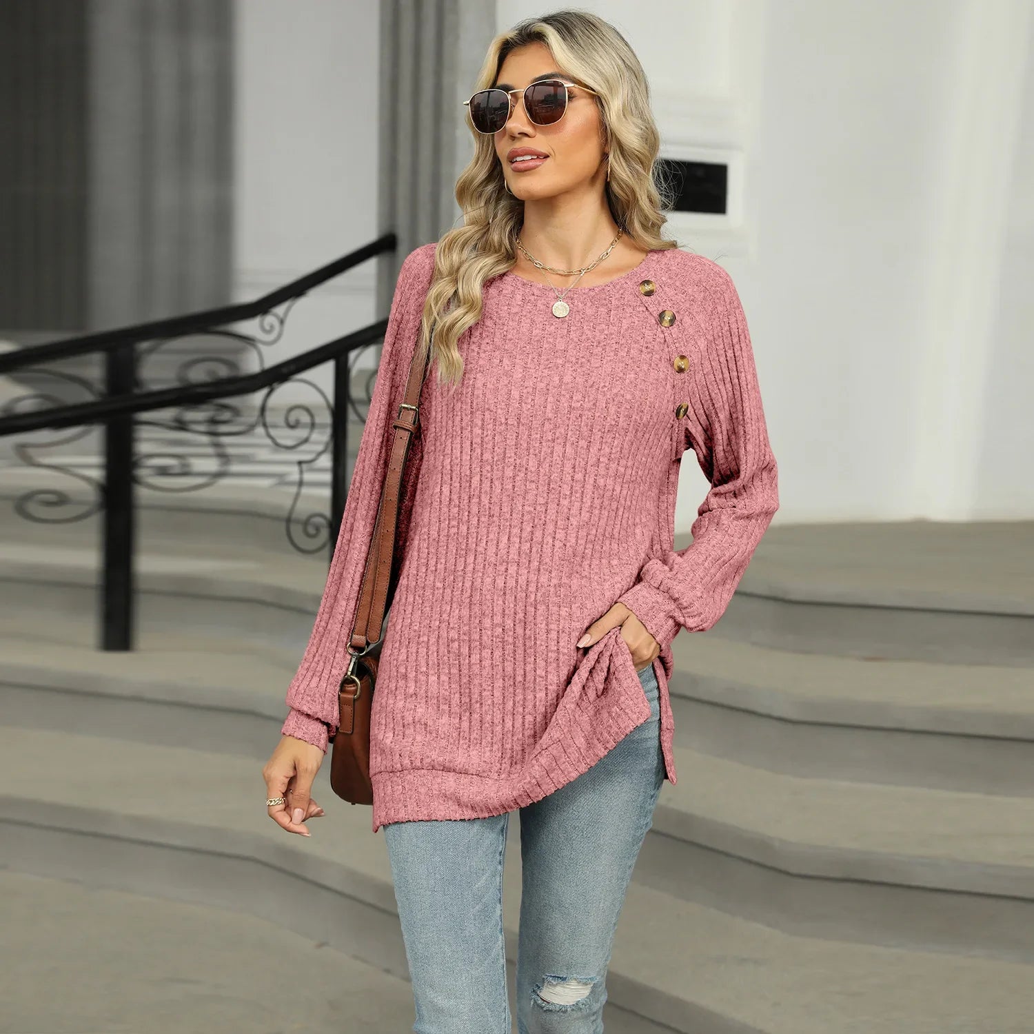 Aline - Pull élégant pour femme avec boutons décoratifs