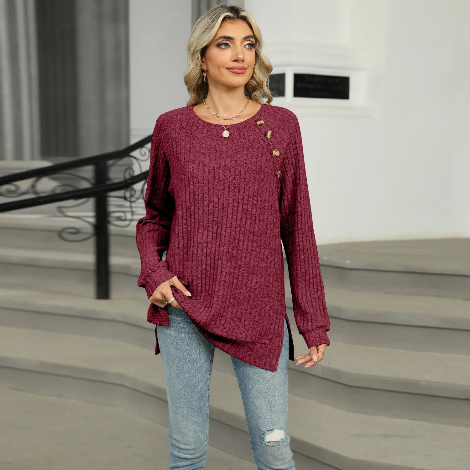 Aline - Pull élégant pour femme avec boutons décoratifs