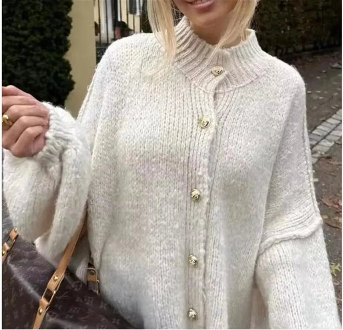Lili - Pull Ample à Boutons Métalliques