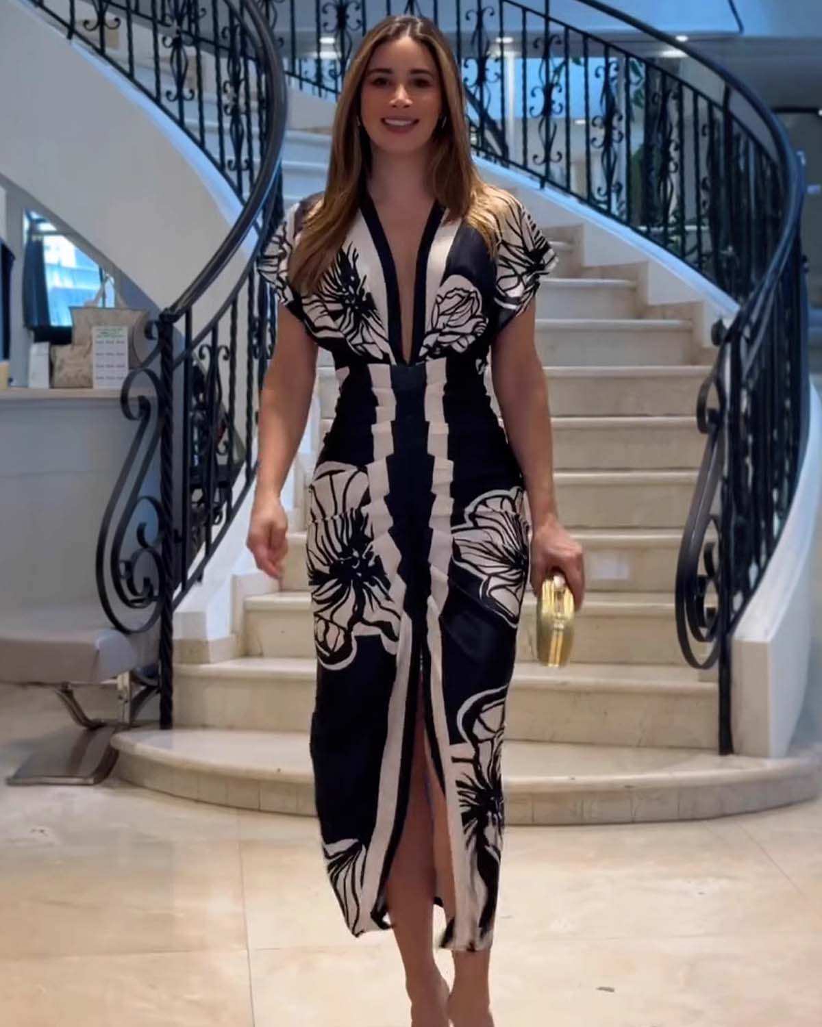 Jorelia - Robe Plissée Chic – Sophistication et Élégance Intemporelle