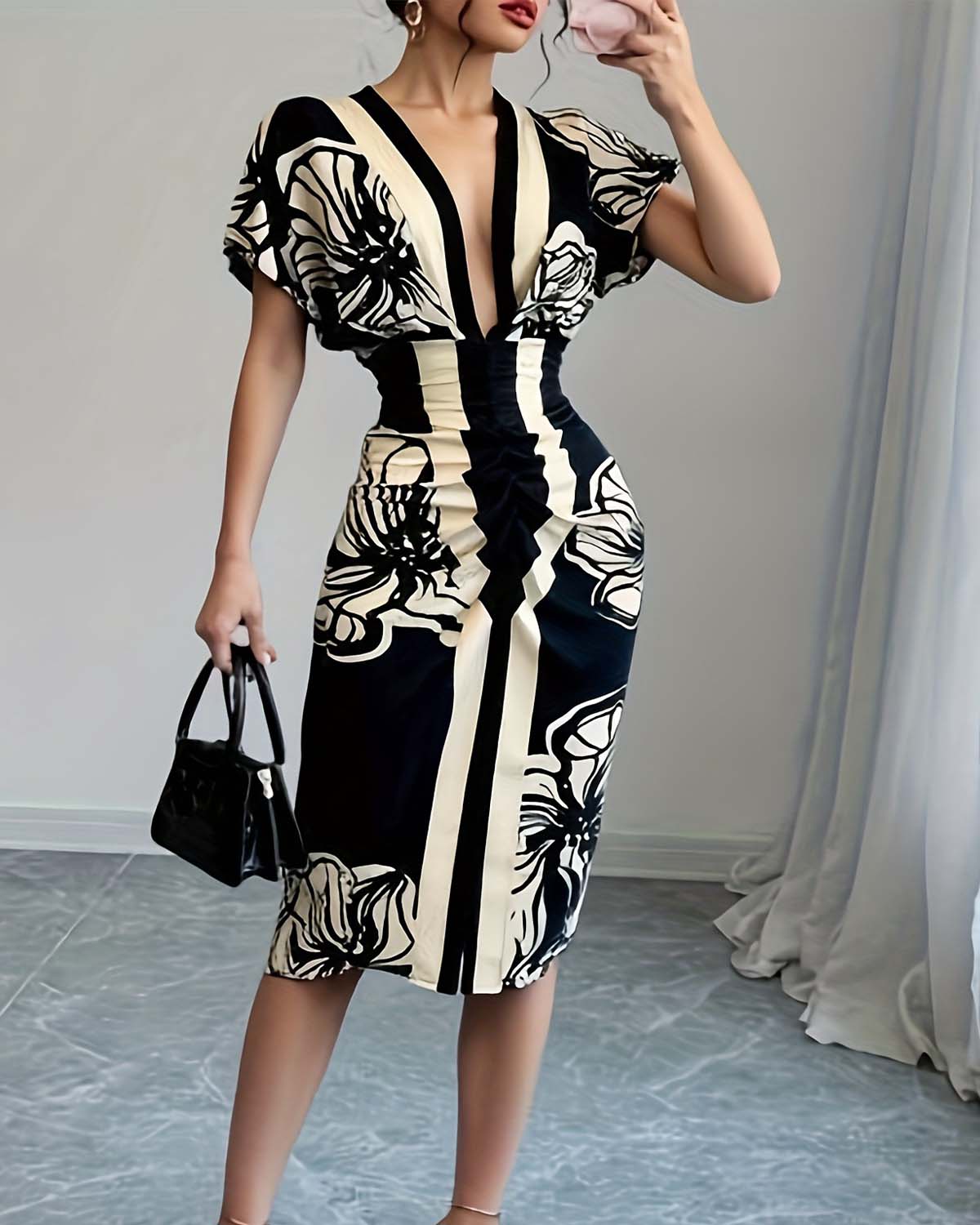Jorelia - Robe Plissée Chic – Sophistication et Élégance Intemporelle