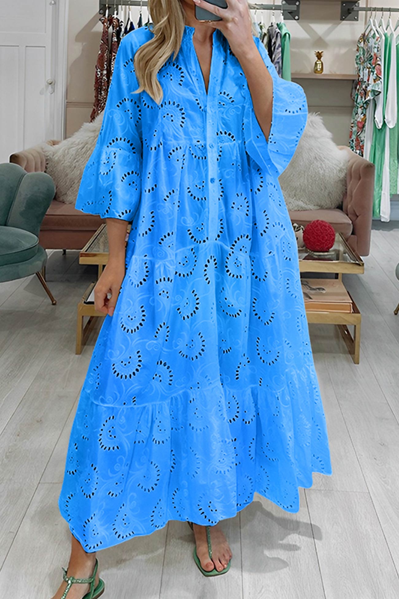 Noa - Cotton dress with embroidered sleeves and V-neck