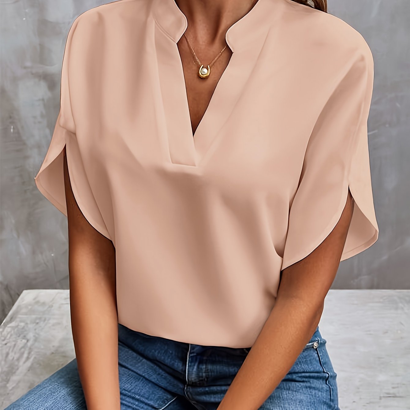 Kiana - Blouse Unicolore avec Col en V
