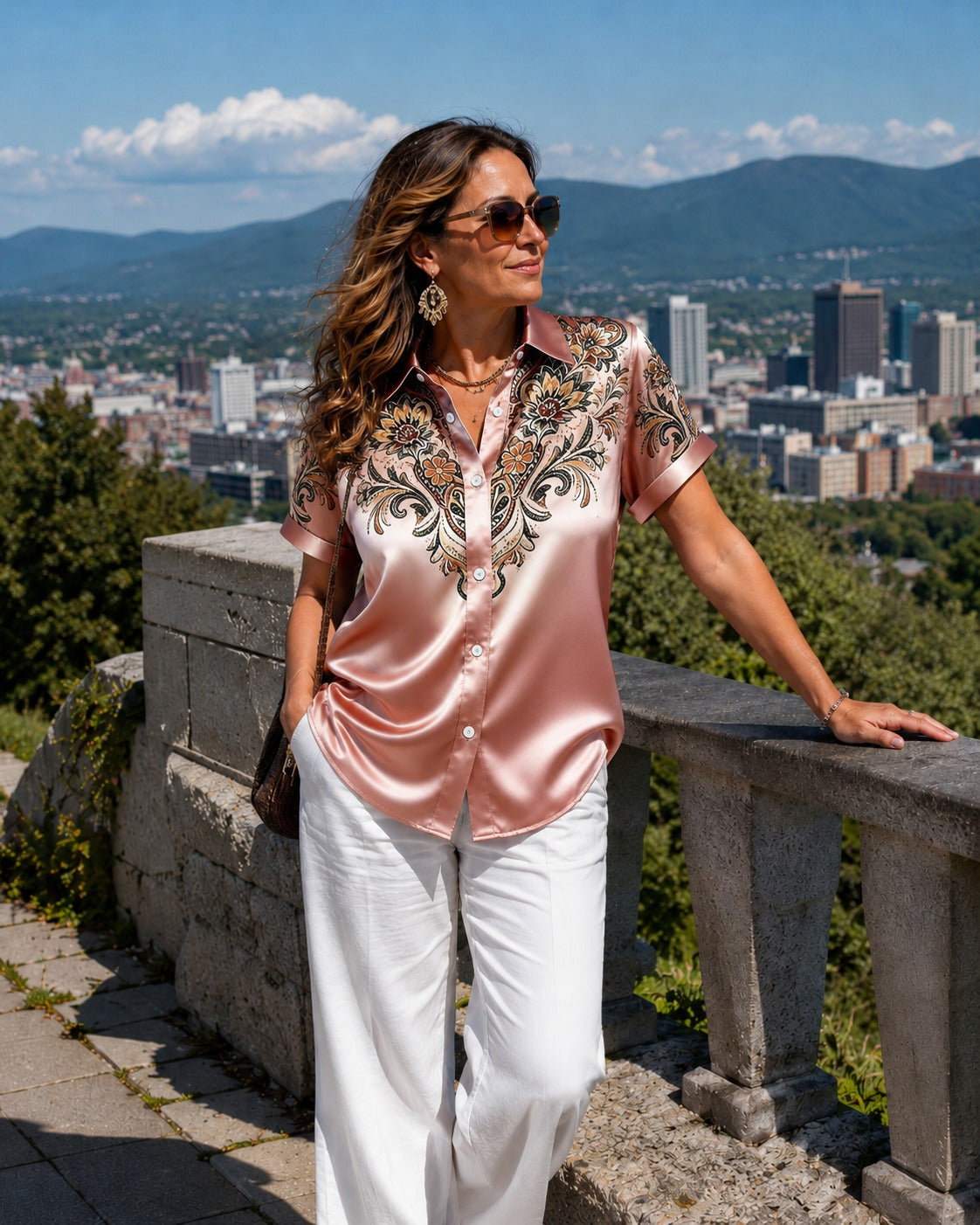Quinessa - Chemise femme satinée boutonnée à imprimé floral