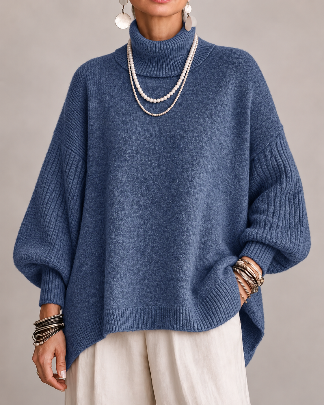 Olympe - Women's oversized turtleneck sweater with ribbed sleeves