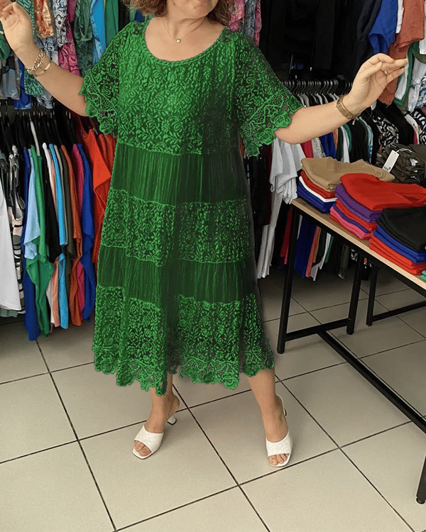 Gwenira - Robe Élégante Unie en Dentelle – Raffinement Subtil pour Toutes les Occasions