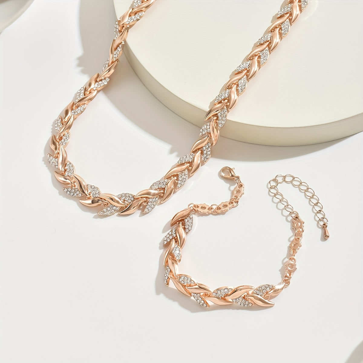 Avelynora - Pendentif Élégant en Forme de Queue Marine