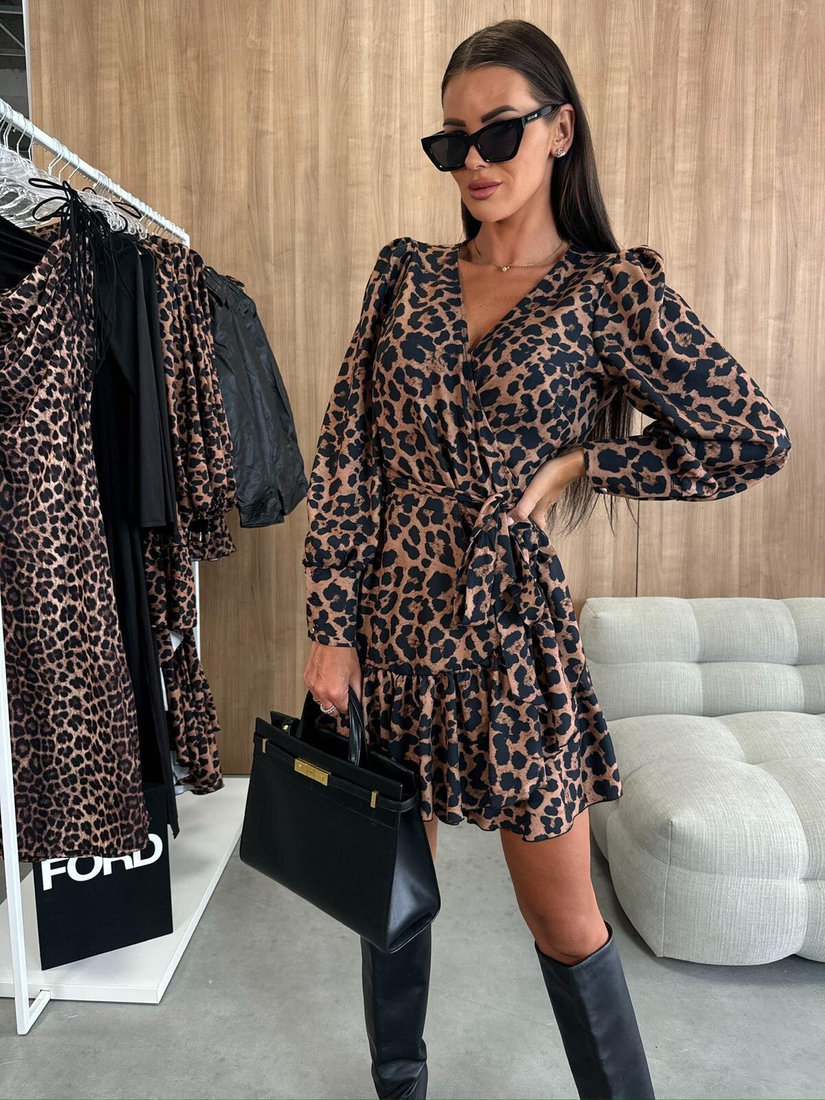 Seloria - Robe Mini Florale À Coupe Cache-Cœur Élégante