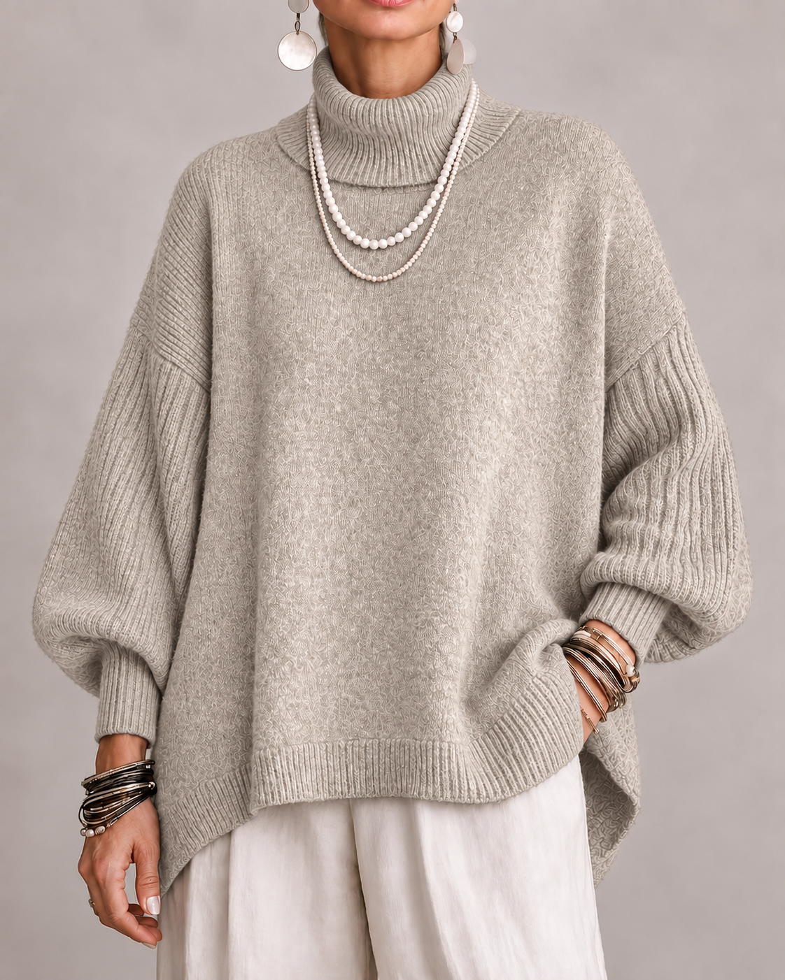 Olympe - Women's oversized turtleneck sweater with ribbed sleeves