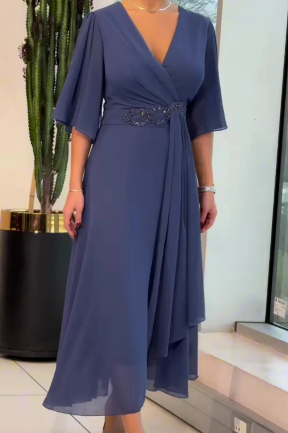 Lavyra - Robe Longue Fluide à Manches Papillon